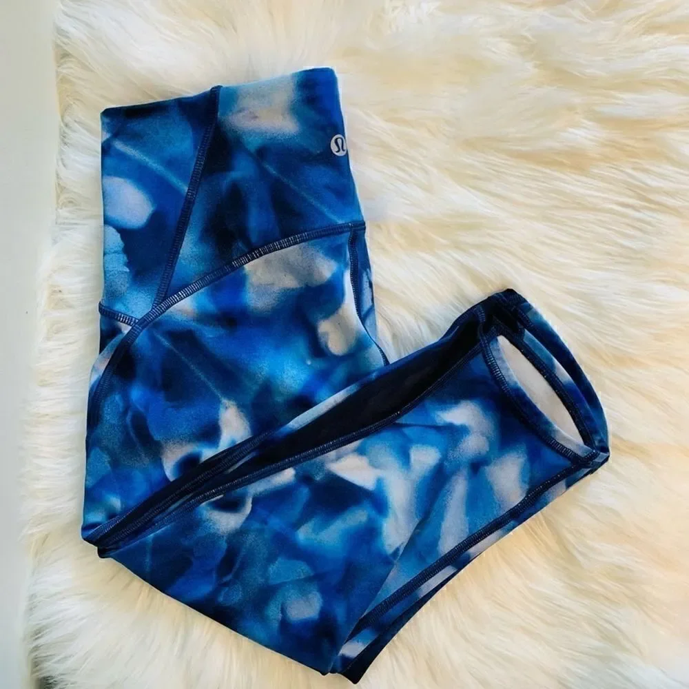 Lululemon Wunder Under Blush Blossom Capri Pants!